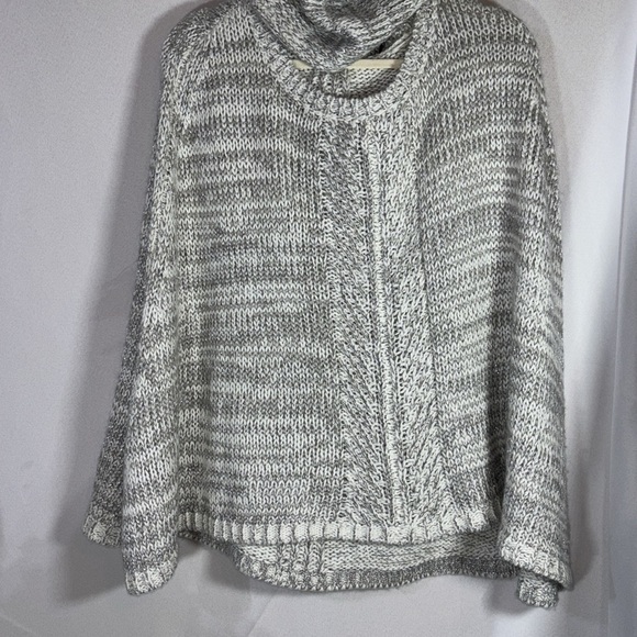 White House Black Market Montclair Cable Knit Poncho/Cape Bundle L - Picture 1 of 10